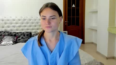 Polina online show from November 2025 02:43:02 PM