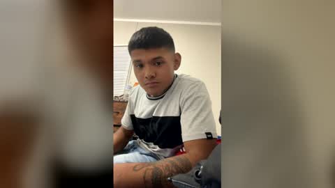 Snapshot of jesusluvs25 chatting on December 2025 05:57:01 AM jesusluvs25 online show from December 2025 05:57:01 AM