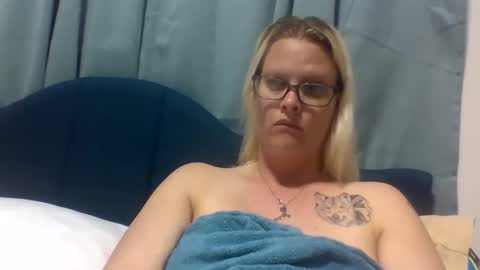 jeuelz1 online show from February 2025 08:31:01 PM