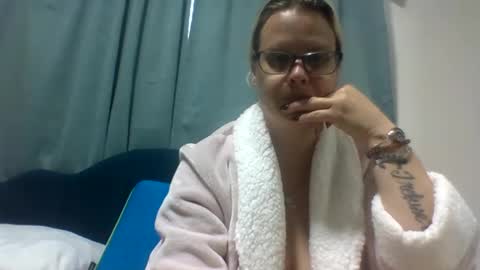 jeuelz1 online show from February 2025 03:43:02 PM