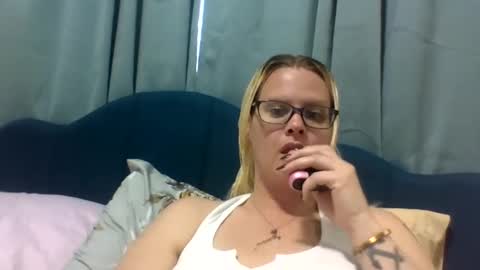 jeuelz1 online show from March 2025 06:50:01 PM