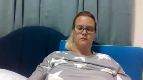 jeuelz1 online show from March 2025 02:56:02 PM