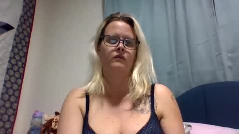 jeuelz1 online show from March 2025 12:39:02 PM