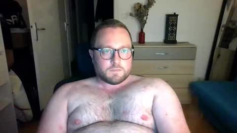 Snapshot of jeuneloup92 chatting on October 2025 05:55:02 PM jeuneloup92 online show from October 2025 05:55:02 PM