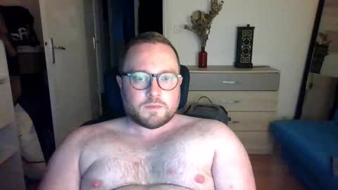 Snapshot of jeuneloup92 chatting on November 2025 05:00:02 PM jeuneloup92 online show from November 2025 05:00:02 PM