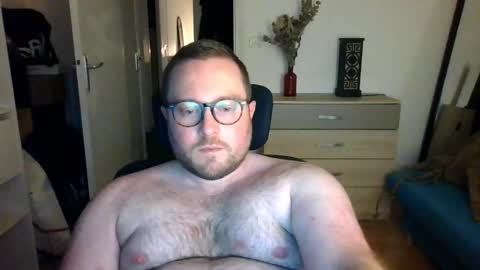 Snapshot of jeuneloup92 chatting on December 2025 04:57:02 PM jeuneloup92 online show from December 2025 04:57:02 PM