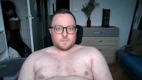 Snapshot of jeuneloup92 chatting on February 2026 04:57:01 PM jeuneloup92 online show from February 2026 04:57:01 PM