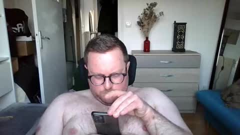 jeuneloup92 online show from March 2026 05:50:02 PM