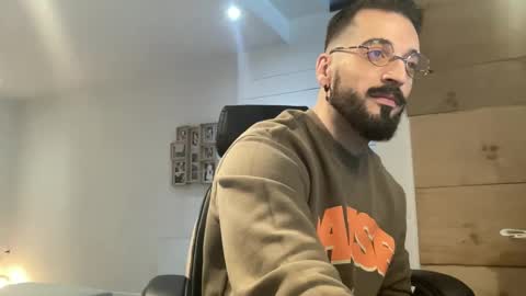 Snapshot of jeunemek00779042 chatting on December 2024 03:17:01 PM JEUNEMEK007 online show from December 2024 03:17:01 PM