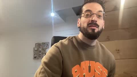 Snapshot of jeunemek00779042 chatting on January 2025 01:32:01 PM JEUNEMEK007 online show from January 2025 01:32:01 PM