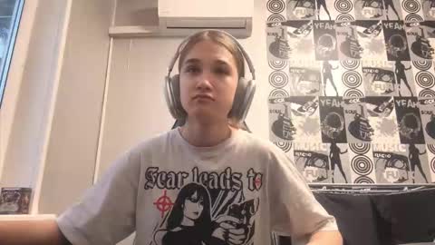 Helgi online show from November 2025 01:04:01 PM