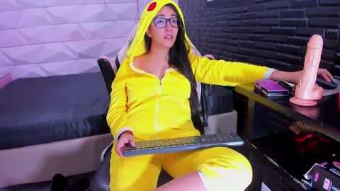 Queen online show from February 2025 08:07:02 PM