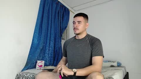 Snapshot of jeycob_happy97 chatting on October 2025 01:05:02 AM Juan David online show from October 2025 01:05:02 AM