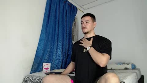 Snapshot of jeycob_happy97 chatting on November 2025 11:48:01 PM Juan David online show from November 2025 11:48:01 PM