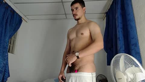 Snapshot of jeycob_happy97 chatting on November 2025 10:45:01 PM Juan David online show from November 2025 10:45:01 PM