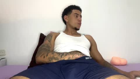 Snapshot of jeyzd25 chatting on January 2025 03:44:01 AM Onlyfans Twitter online show from January 2025 03:44:01 AM