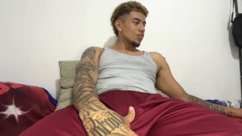 Snapshot of jeyzd25 chatting on March 2025 02:41:01 AM Onlyfans Twitter online show from March 2025 02:41:01 AM