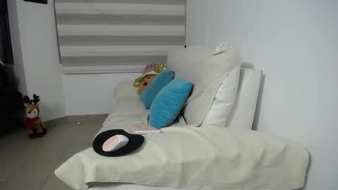 Snapshot of jezabel_purple chatting on November 2025 10:51:02 AM Camila online show from November 2025 10:51:02 AM