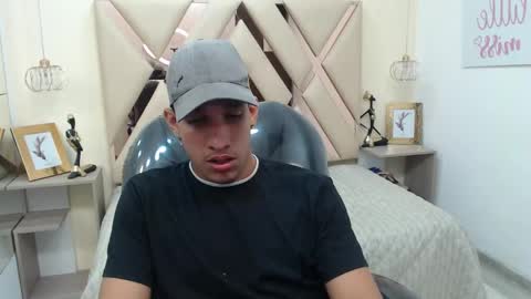 Jheider R. online show from December 2024 04:24:01 AM