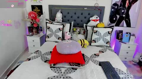 Snapshot of jhena_evans chatting on May 2026 07:52:01 PM Candy online show from May 2026 07:52:01 PM