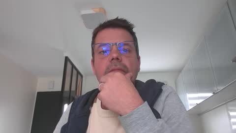 Snapshot of jhmec44000 chatting on May 2026 12:21:02 PM jhmec44000 online show from May 2026 12:21:02 PM