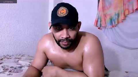 Snapshot of jho173027 chatting on November 2025 01:54:02 PM En moreno online show from November 2025 01:54:02 PM