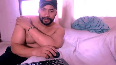 Snapshot of jho173027 chatting on November 2025 12:18:01 PM En moreno online show from November 2025 12:18:01 PM