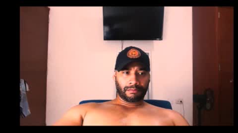 En moreno online show from December 2025 01:02:02 AM