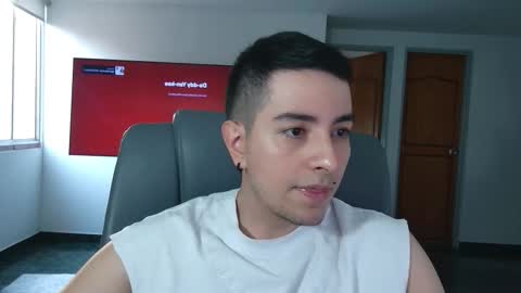 Jhoan Saenz online show from November 2025 09:35:01 PM