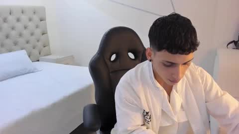 jhoanleandro online show from January 2026 04:18:01 AM