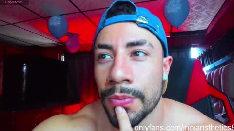 Jhojan Strong  online show from October 2025 05:11:02 PM