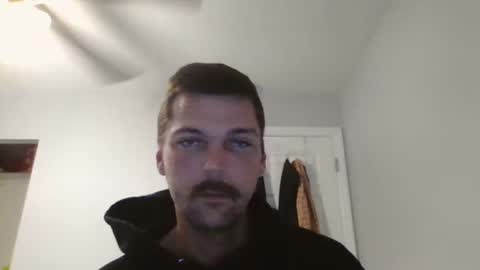 Snapshot of jholls chatting on February 2025 07:38:02 PM jholls online show from February 2025 07:38:02 PM