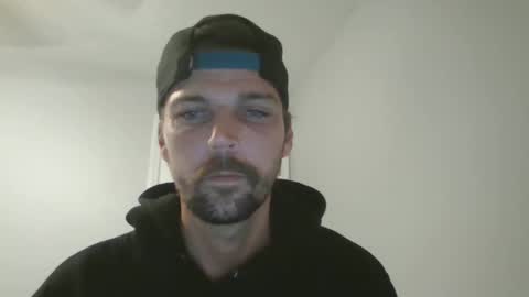 Snapshot of jholls chatting on February 2025 02:15:02 AM jholls online show from February 2025 02:15:02 AM