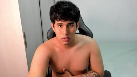 jhonny_dickm online show from October 2025 01:50:01 AM