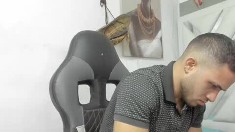 Snapshot of jhonny_flames7 chatting on December 2024 03:56:02 AM jhonny online show from December 2024 03:56:02 AM