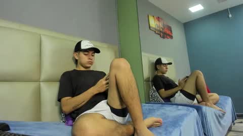 Jhonny online show from October 2025 01:43:02 PM