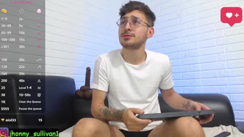 Snapshot of jhonny_sullivan chatting on February 2025 07:20:02 PM jhonny and friend online show from February 2025 07:20:02 PM