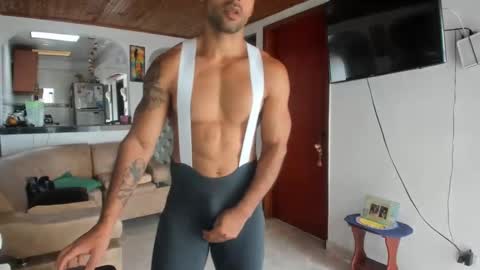 Snapshot of jhonnyxxfitnexx chatting on February 2025 06:53:01 PM jh online show from February 2025 06:53:01 PM