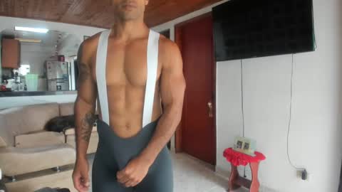 Snapshot of jhonnyxxfitnexx chatting on September 2025 03:13:01 PM jh online show from September 2025 03:13:01 PM