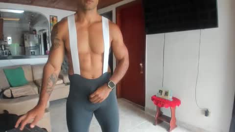 Snapshot of jhonnyxxfitnexx chatting on November 2025 06:52:01 PM jh online show from November 2025 06:52:01 PM