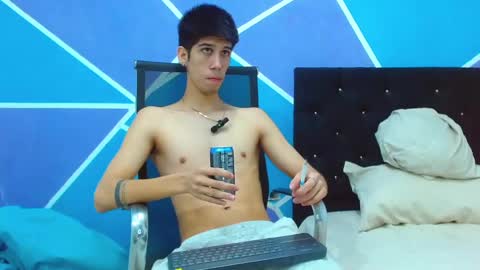 Snapshot of jhony_sex3 chatting on February 2025 08:39:02 AM jhony_sex3 online show from February 2025 08:39:02 AM