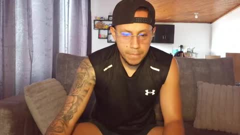 Snapshot of jhonylatin_ chatting on May 2026 12:13:01 PM Jhony online show from May 2026 12:13:01 PM