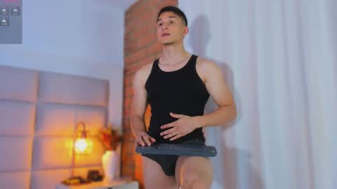 Jhosua Hunt online show from December 2025 04:52:01 AM