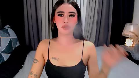 Snapshot of jhuliana_and_charles_room chatting on December 2025 03:45:02 AM jhuliana_and_charles_room online show from December 2025 03:45:02 AM