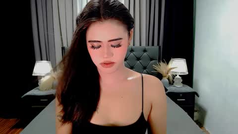 Snapshot of jhuliana_and_charles_room chatting on April 2026 11:44:02 PM jhuliana_and_charles_room online show from April 2026 11:44:02 PM