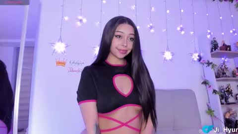 Snapshot of ji_hyun chatting on November 2025 10:55:02 PM Ji online show from November 2025 10:55:02 PM