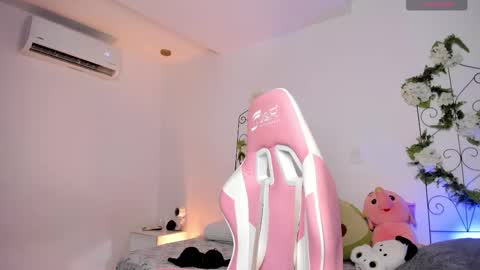 Snapshot of jiggly_ chatting on September 2025 01:16:02 AM Jiggly online show from September 2025 01:16:02 AM