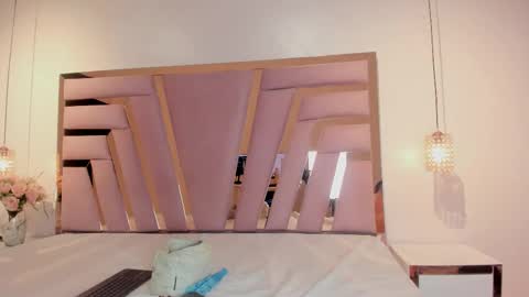 Snapshot of jiggly_ chatting on November 2025 11:05:01 PM Jiggly online show from November 2025 11:05:01 PM