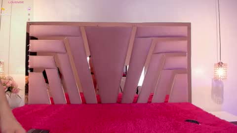 Snapshot of jiggly_ chatting on November 2025 11:03:01 PM Jiggly online show from November 2025 11:03:01 PM