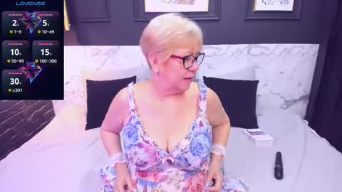 Snapshot of jill_mild chatting on November 2025 09:25:02 PM Jill online show from November 2025 09:25:02 PM